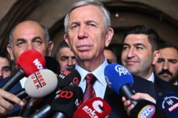 Mansur Yavaş’ı “Mahalle baskısı” istifa ettirdi